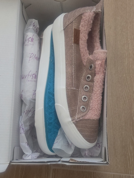Blowfish Shoes - Blowfish Kids Dusty Pink Sherpa Slip-On Sneakers with Blue Sole